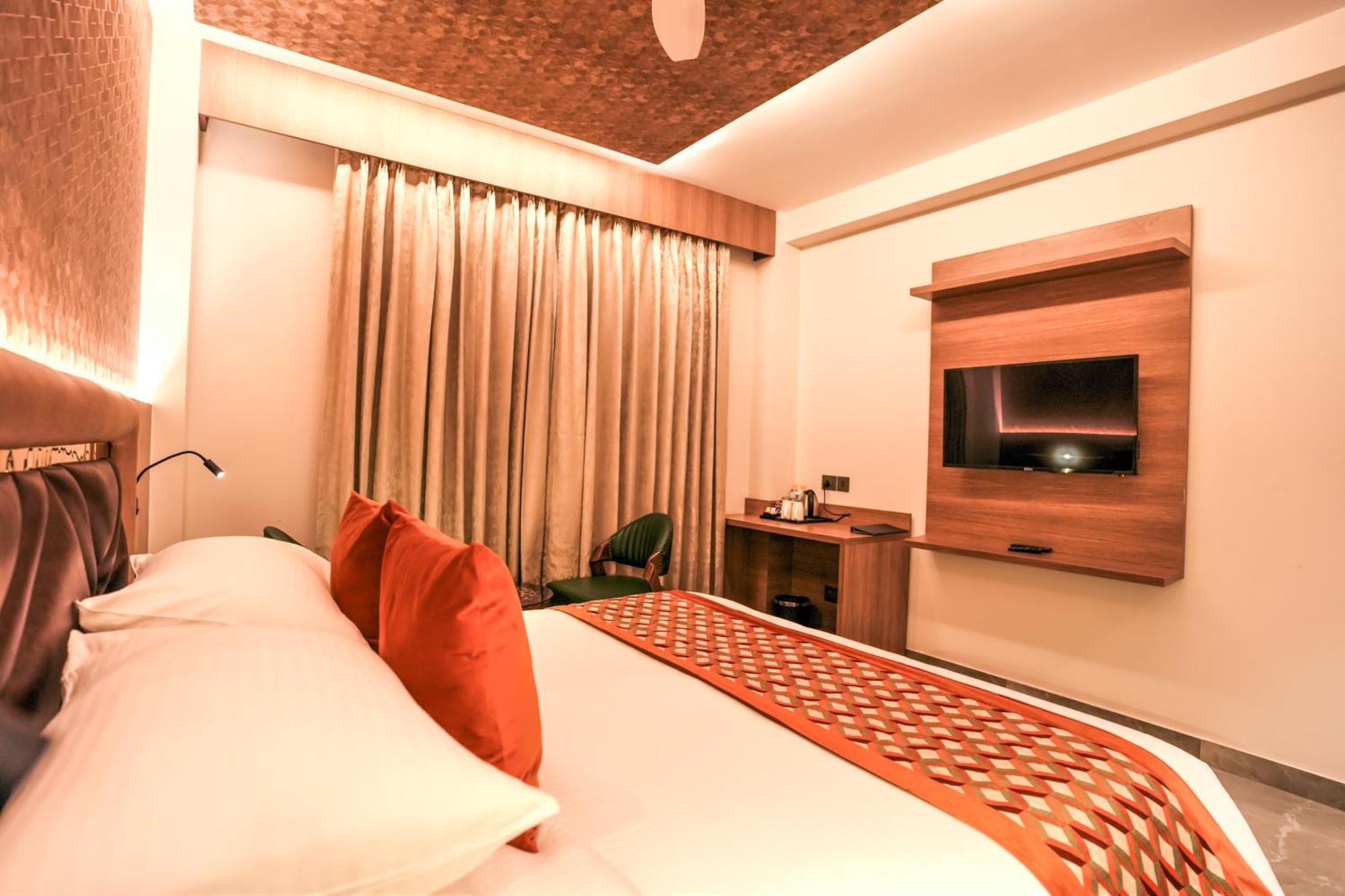 Rj Hotel - Managed By Atithi House Greater Noida Dış mekan fotoğraf