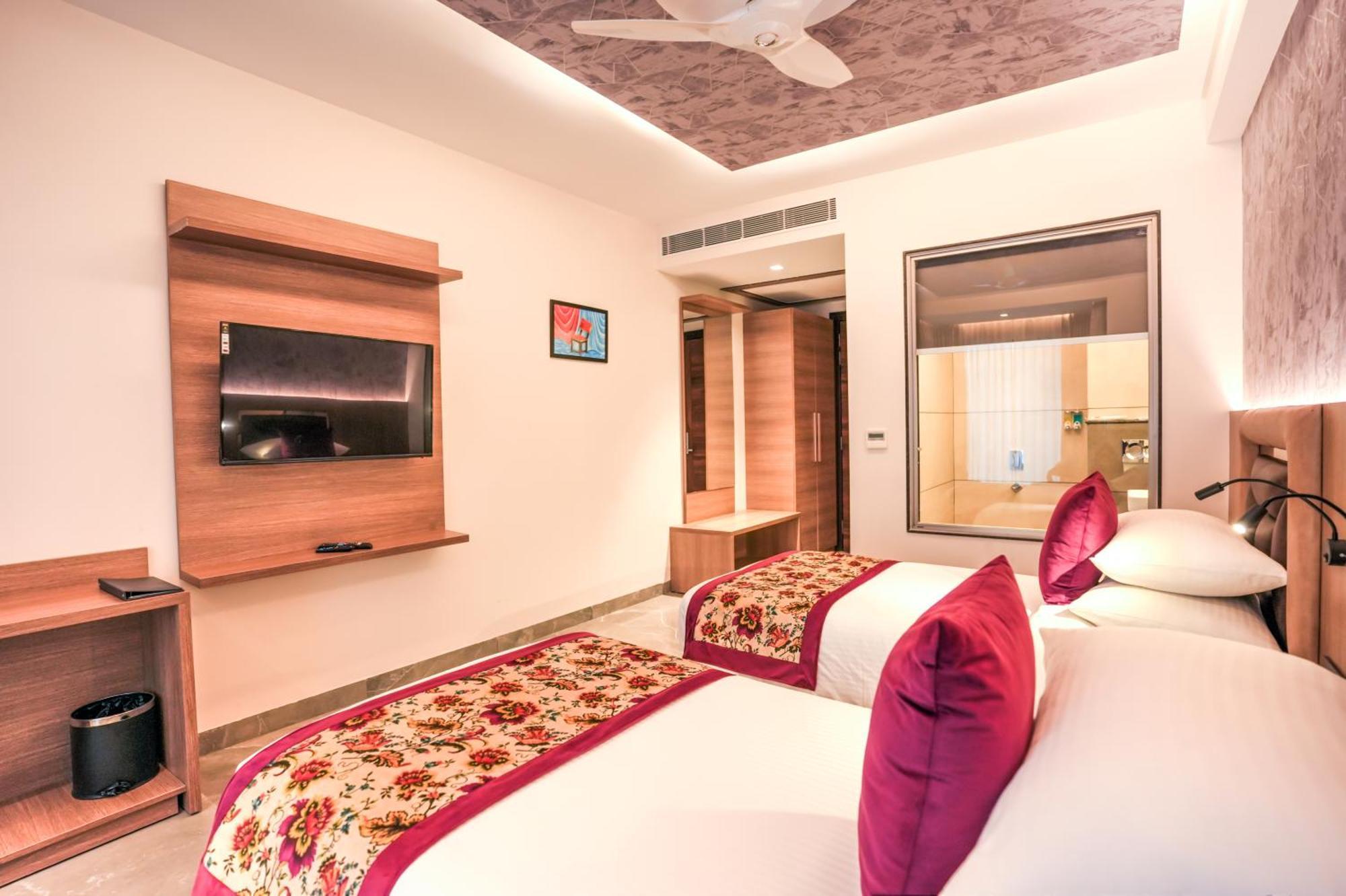 Rj Hotel - Managed By Atithi House Greater Noida Dış mekan fotoğraf