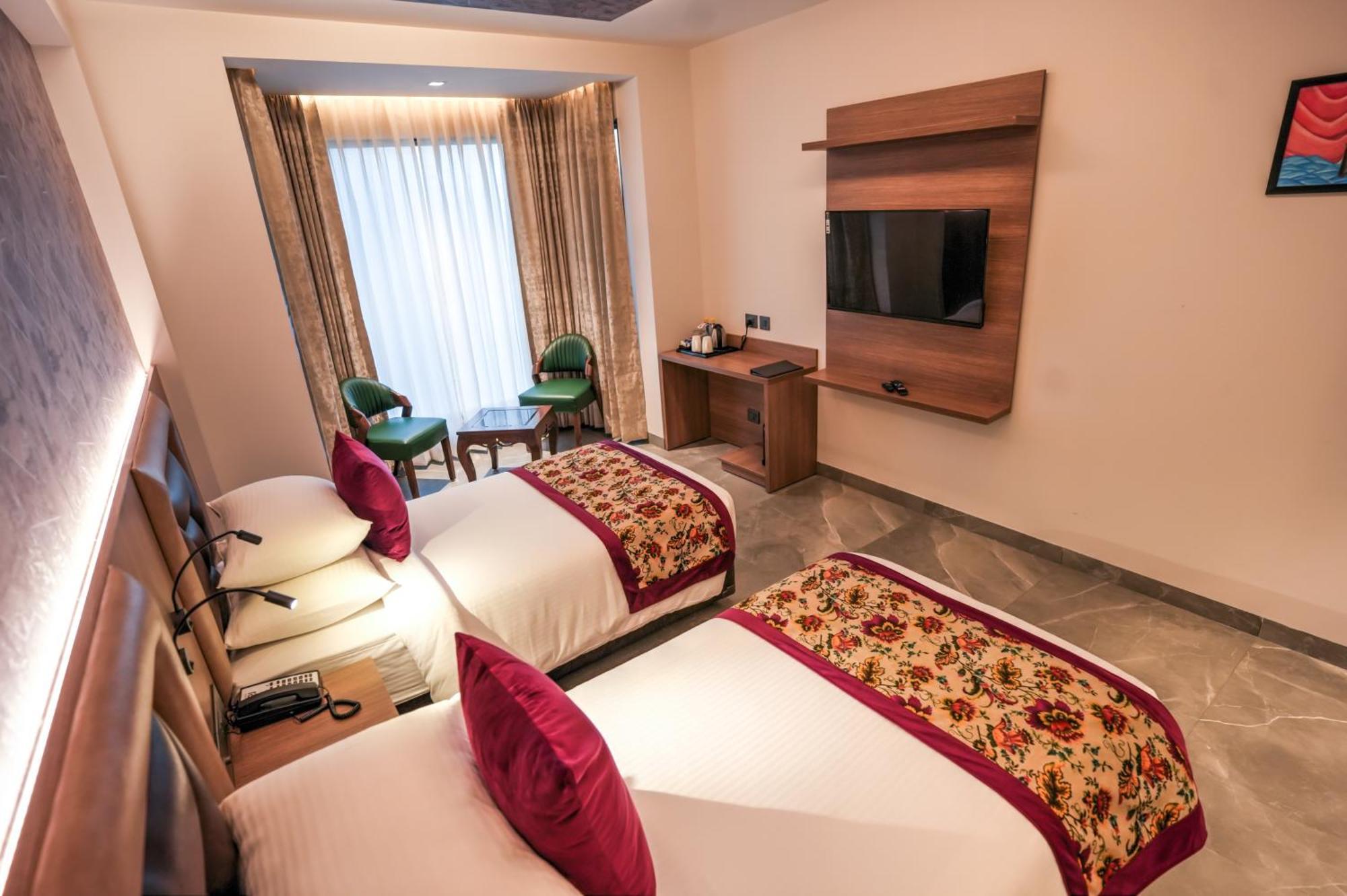 Rj Hotel - Managed By Atithi House Greater Noida Dış mekan fotoğraf