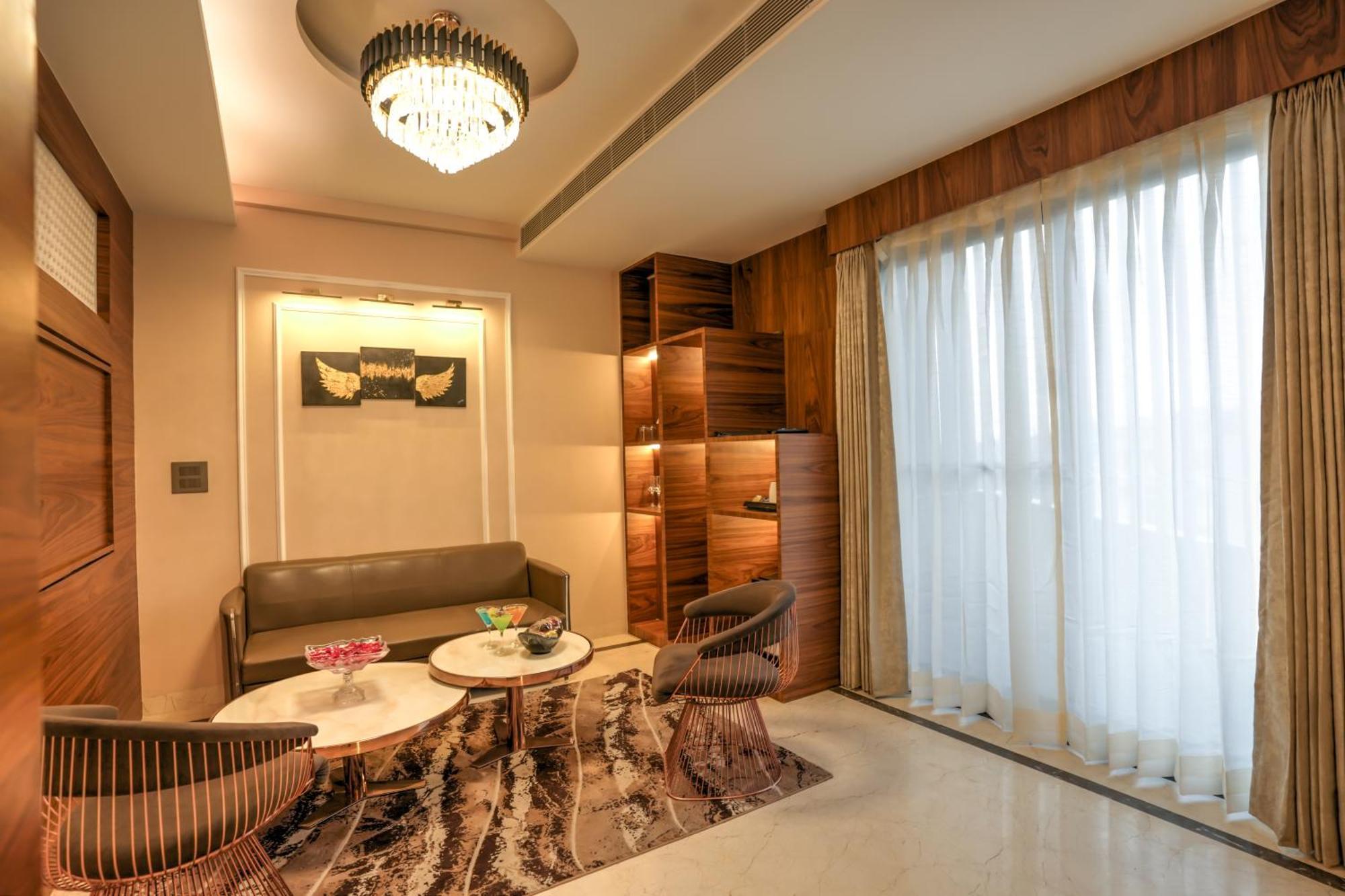 Rj Hotel - Managed By Atithi House Greater Noida Dış mekan fotoğraf